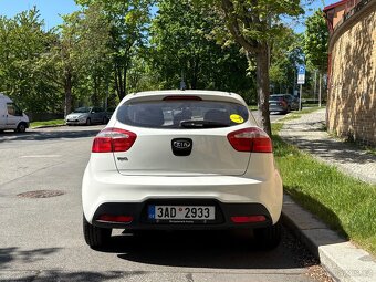 Kia Rio - 4