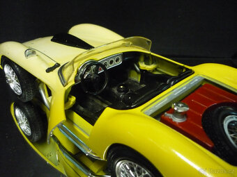 Ferrari 250 Testarossa 1957 žlutá Bburago 1/18 - 4