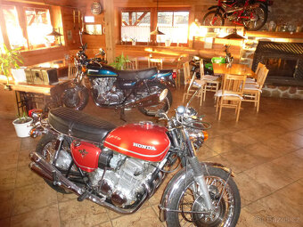 Honda cb 750 four - 4