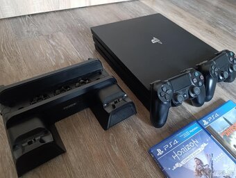 PS4 1tb Pro - 4