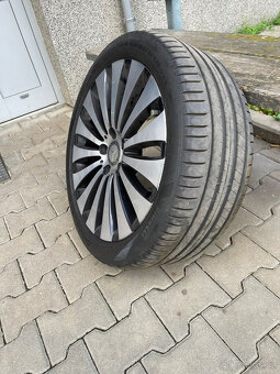 - Prodám  18palcová zimní kola originální Mercedes - 4
