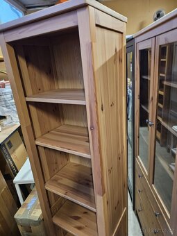 KNIHOVNA IKEA HEMNES V PŘÍRODNÍM PROVEDENÍ - 4