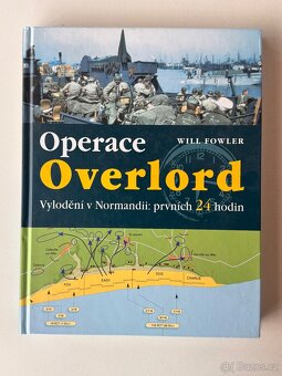 Sbírka vojenských knih a encyklopedií – 4 ks, TOP stav - 4