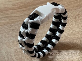 Paracord náramek (20 cm) black - white - 4