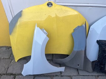 Rapid:kapota,blatníky,nárazníky,světla,dveře - 4