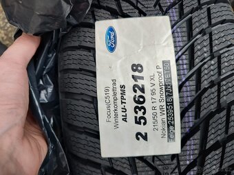 Originální kola Ford + zimní pneumatiky Nokian - 4