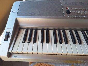 Prodám Yamaha DGX -300 - 4