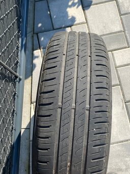 Prodám sadu zimních a letních pneu - 4
