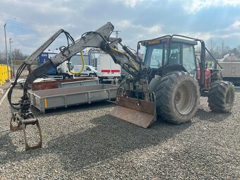 Massey Ferguson 6180 lesní kolový traktor - 4