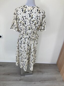 Bílé letní šaty XXL Značka River Island - 4