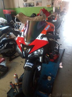 Honda CBR1000RR - 4