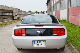 Ford Mustang KUPÉ 4.0i V6/MANUÁL/2006/KŮŽE/ - 4