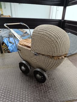 Prodám starý dětský kočárek - 4