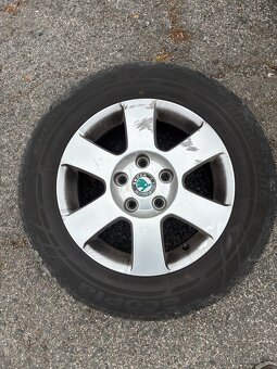 Prodám letní kola 195/65 R15 s disky – ŠKODA ORIGINÁL 🛞 - 4