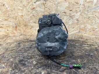 KLIMAKOMPRESOR VW PASSAT B5.5 8D0260808 - 4