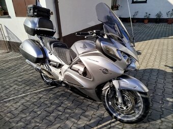 Honda pan european st 1300 - 4