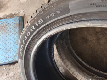 255/40/18 - 4