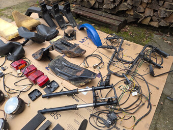 Prodám soubor náhradních dílů na Manet Korado - 4