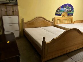 PRODAM POSTEL 180/200-PŘIBORNÍK- MASIVNI BOROVICE - 4