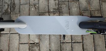 Elektrická koloběžka City Boss RS350 šedá - 7km - 4