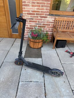 Prodám elektrokoloběžku Xiaomi Mi Electric Scooter 1S - 4
