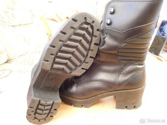 černé kozačky - 4