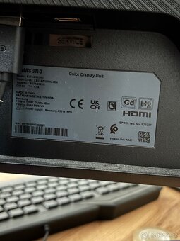 Monitory dell a Samsung - 4