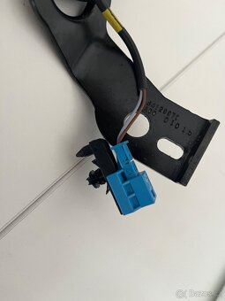 Zásuvka bezpečnostního pásu Mercedes W205 A2058600469 - 4