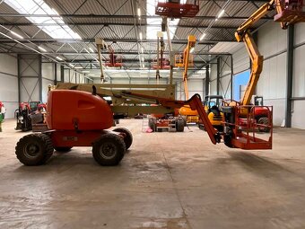 TERÉNNÍ KLOUBOVÁ PLOŠINA. JLG 450 AJ II - 4
