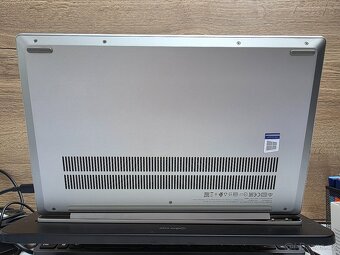 Lenovo IdeaPad 5 14ARE05 - poškozený pant víka - 4