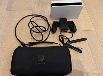 NINTENDO SWITCH - OLED WHITE - 4