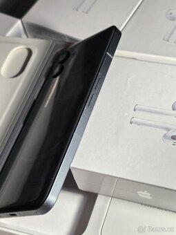 Nothing Phone (2) + 25× Bluetooth sluchátka - 4