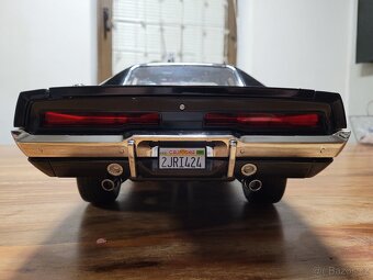Dodge Charger kovovy model 1:8 - 4