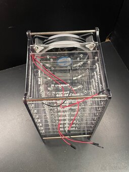8 patrový Rack s ventilátory pro Raspberry Pi - 4