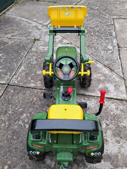 ==REZERVACE==Šlapací traktor John Deere. Jako nový - 4