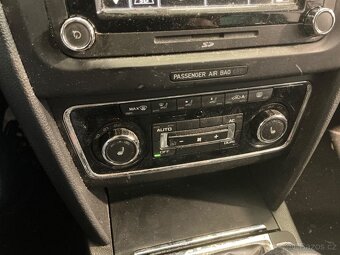 Škoda Superb 2.0 Tdi 103 KW ELEGANCE kůže 4/2013 XENONY - 4