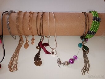 Bižuterie, náramky, náhrdelníky, náušnice, hodinky aj. - 4