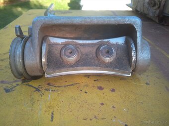 Motorová pila, odkorňovač - 4