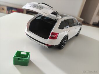 Škoda Octavia lll combi SCOUT 1:18 - 4