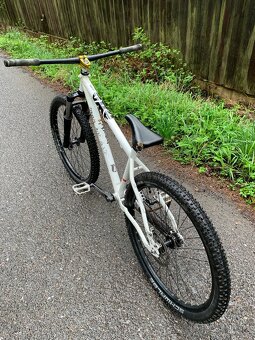 Dirt kolo UMF Hardy 1 - 4