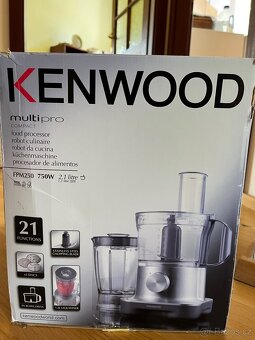 Kuchynsky robot Kenwood - 4