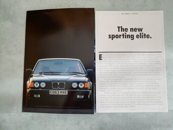 BMW E32 -složky s katalogy 1987 v angličtině -britská mutace - 4