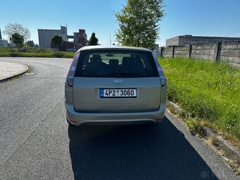 FORD FOCUS 1.6 - 4