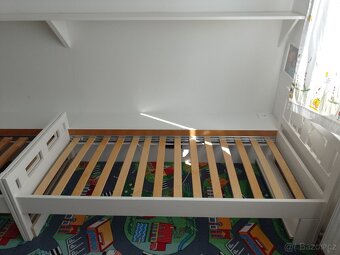 Dětská postel Ikea Kritter + police a šuplíky - 4