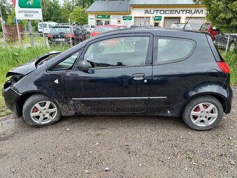 Prodám bourané Mitsubishi Colt 1.1. z roku 2009 - 4