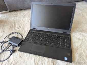 Dell Latitude 5580 s Windows 10 Pro, LCD s defektem - 4