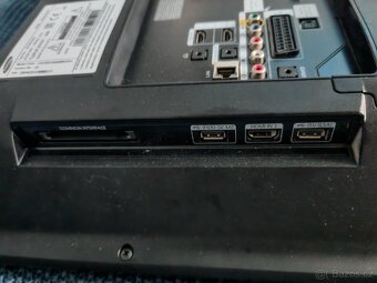 32" Samsung UE32EH5450 - 4