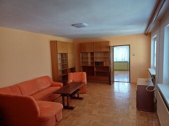 Pronajmu - rodinný dům Vila 6+1 v Litovli - 4