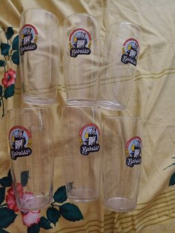 Prodám pivní skleničky Bakalář 0,5 l - 4