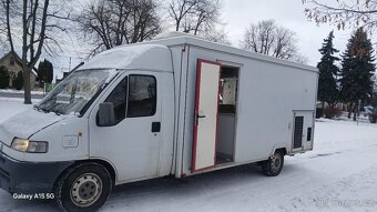Prodám pojízdnou prodejnu stanek foodtruck řeznictví - 4